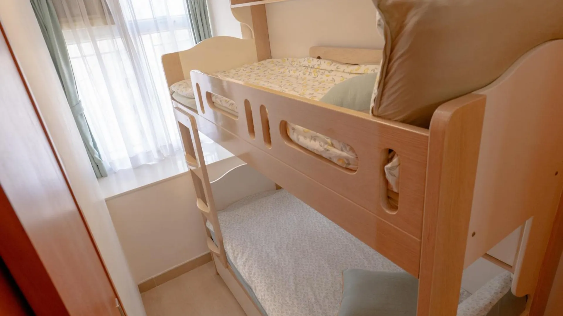 Apartment 亞朵清雅公寓2房1廰 有4床 油麻地地鐵口一分鐘 香港主街道 彌敦道正街