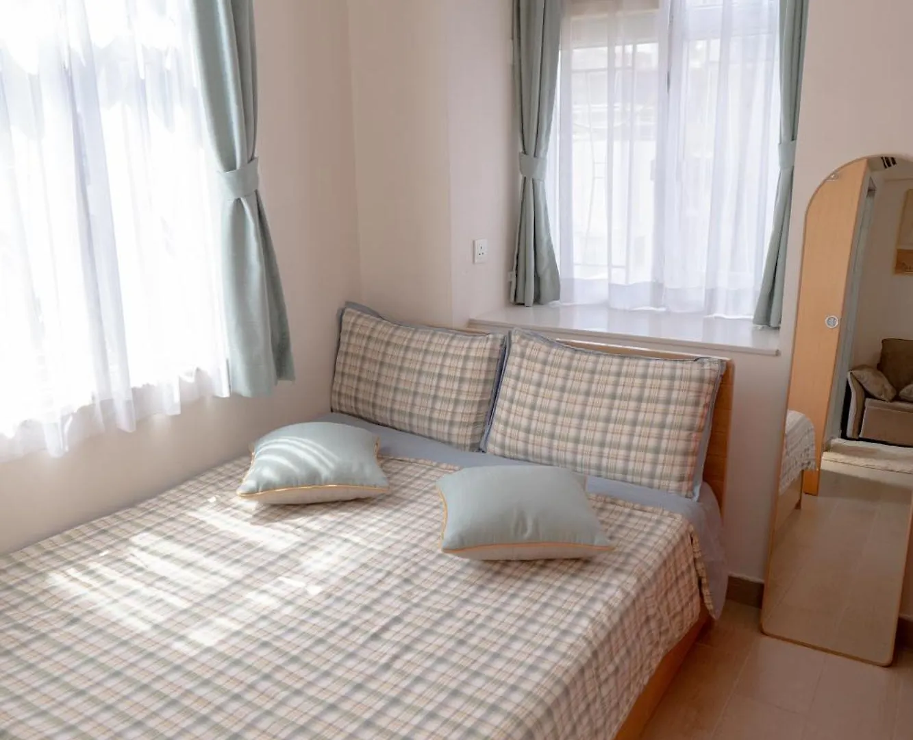 Apartment 亞朵清雅公寓2房1廰 有4床 油麻地地鐵口一分鐘 香港主街道 彌敦道正街